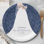 Elegant Bride Brautparty Navy Blue Pappteller<br><div class="desc">Eine Braut in ihrem Hochzeitskleid über einer weißen Rose auf einem marineblau (oder einer beliebigen Farbe) Hintergrund,  ist eine schöne Ergänzung zu Ihrem Brautparty Dekoration. PASSENDE Artikel in unserem Geschäft.</div>