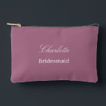 Elegant Bridesmaid Mauve Accessory Pouch Zubehörtasche<br><div class="desc">Elegant Bridesmaid Mauve Accessory Pouch, bitte personalisieren Sie den Namen der Brautjungfrau, mit der Online-Personalisierung Vorlage vor der Bestellung. Die Personalisierungsvorlage kann auch leicht verwendet werden, um das Design für andere Hochzeitsgast-Rollen, z. B. Trauzeugin, zu personalisieren, indem der entsprechende Text vor dem Hinzufügen zum Warenkorb entsprechend geändert wird. Wenn Sie...</div>