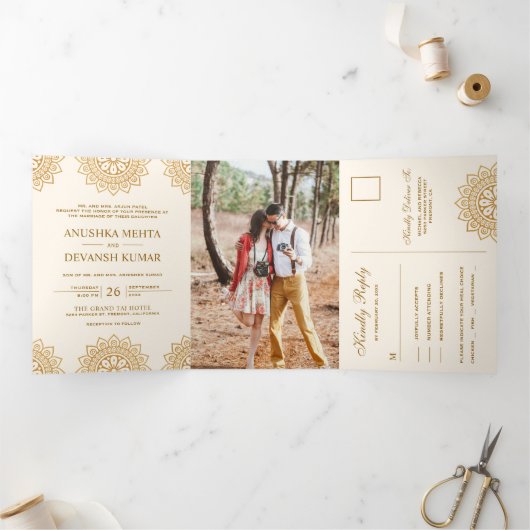 Elegant Brown Mandala Traditionelle indische Hochz Dreifach Gefaltete Einladung (Innenseite)