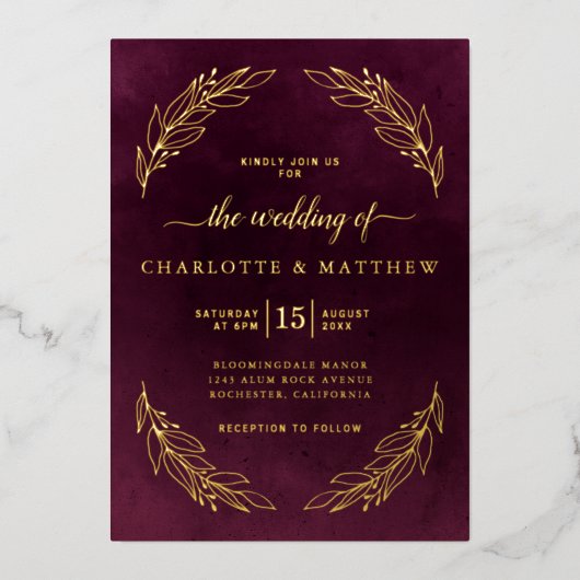 Elegant Burgundy and Gold Botanical Wedding Folieneinladung (Vorderseite)