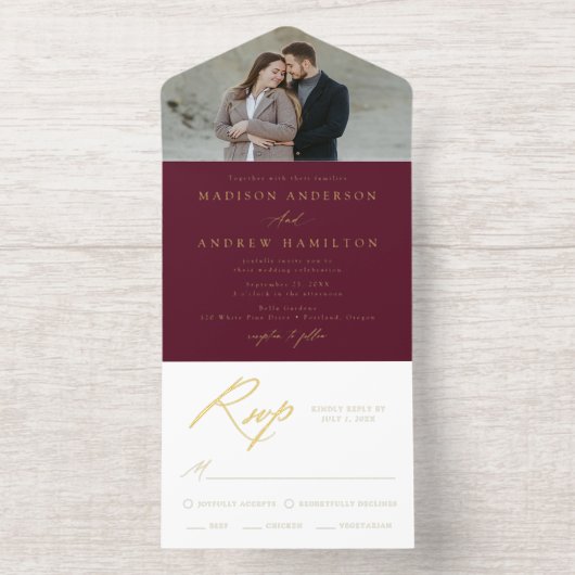 Elegant Burgundy and Gold Foil Calligraphy Wedding All-in-One-Einladung (Innenseite)
