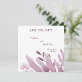 Elegant Burgundy Big Blätter Monogram Save the Dat Einladung (Stehend Vorderseite)