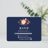 Elegant Burgundy Floral Blue Wedding RSVP Karte (Stehend Vorderseite)