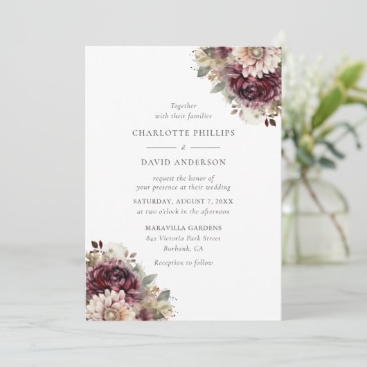 Elegant Burgundy Floral Wedding Einladung (Stehend Vorderseite)