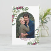 Elegant Burgundy Greenery Foto Feiertagskarte (Stehend Vorderseite)