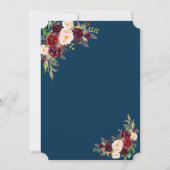 Elegant Burgundy Marsala Floral Navy Girl Taufe Einladung (Rückseite)