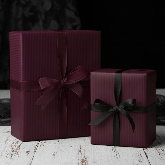Elegant Burgundy on Burgundy Pinstripes Geschenkpapier