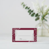 Elegant Burgundy Silver Gray Swirl Wedding Platzkarte (Stehend Vorderseite)