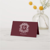 Elegant Burgundy Vintage Crest Monogram Wedding Platzkarte (Rückseite)