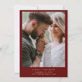 Elegant Burgundy Wappen Monogram Wedding Einladung (Rückseite)