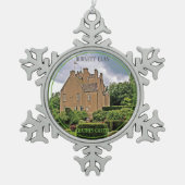 Elegant Burnett Scottish Clan Crathes Castle Schneeflocken Zinn-Ornament (Vorderseite)