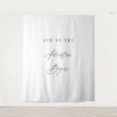 Elegant Calligraphy “And So The Adventure Begins”  Wandteppich (Vorderseite)