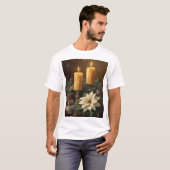 Elegant candle christmas holly pine warm festive  T-Shirt (Vorne ganz)