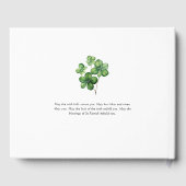 Elegant Celebration of Life' Irish Shamrock Clover Gästebuch (Rückseite)