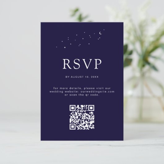 Elegant Celestial Blue QR Code Moderne Hochzeit RSVP Karte (Stehend Vorderseite)
