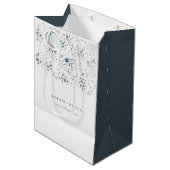 Elegant Celestial Navy Starry Night Moon Wedding Mittlere Geschenktüte (Vorderseite Schrägansicht)