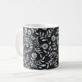 Elegant Chalkboard Floral Pattern Kaffeetasse (Vorderseite Links)