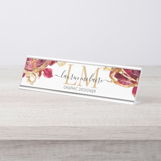 Elegant Cherry Red & Gold Monogram Script Schreibtischnamensplakette (Vorderseite )