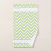 Elegant Chevron Pattern & Monogram on Sage Green Badhandtuch Set (Handtuch)