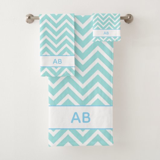 Elegant Chevron Pattern & Monogram on Turquoise Badhandtuch Set (Insitu)