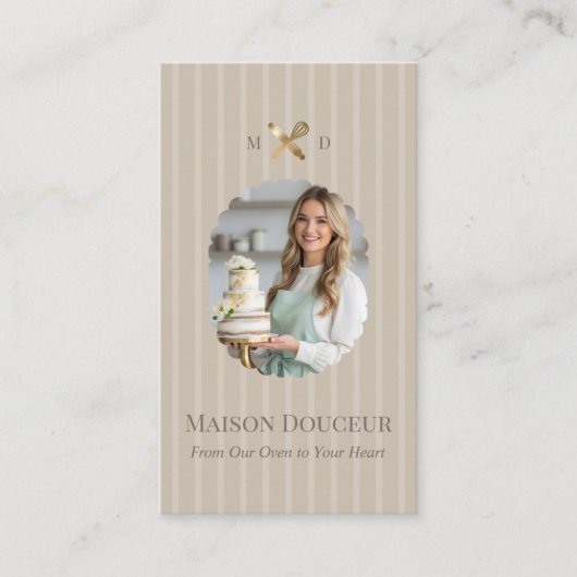 Elegant Chic Bakery Stripes & Gold Whisk Photo Visitenkarte (Vorderseite)