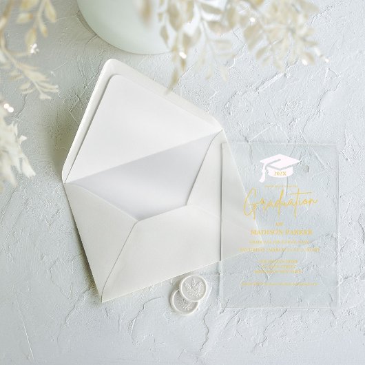 Elegant & Chic Gold Calligraphy Graduation Party Acryleinladungen