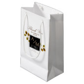 Elegant Chic Monogram White Kleine Geschenktüte (Vorderseite Schrägansicht)