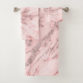 Elegant chic pink gray silver marble badhandtuch set (Insitu)