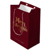 Elegant Chic Script Red Gold Frohe Weihnachten Mittlere Geschenktüte (Vorderseite Schrägansicht)