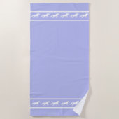 Elegant, Chic White Horses on Light Blue Strandtuch (Vorderseite)