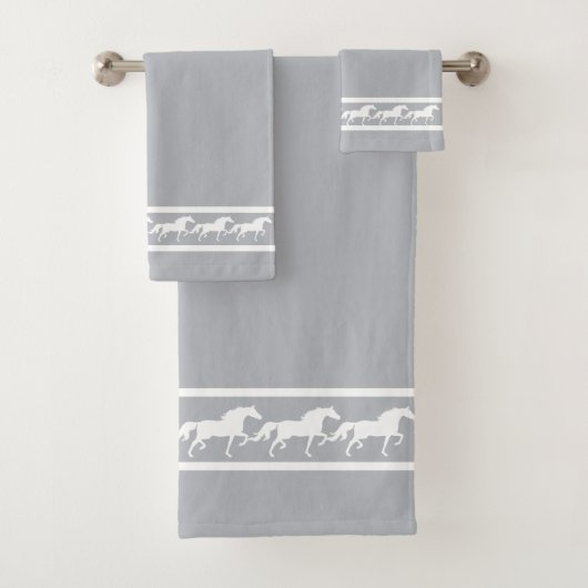 Elegant, Chic White Horses on Light Silver Gray Badhandtuch Set (Insitu)