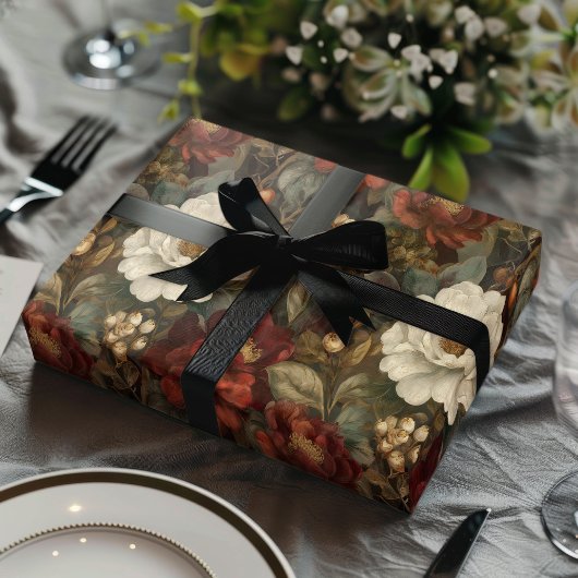 Elegant Christmas Red and Winter White Floral Geschenkpapier Set