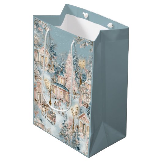 Elegant Christmas Whimsical Village | Gift Bag Mittlere Geschenktüte (Vorderseite Schrägansicht)