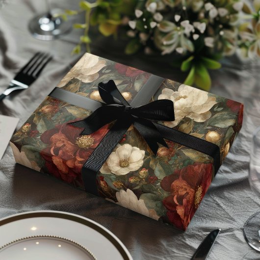 Elegant Christmas Winter Red and Cream Floral Geschenkpapier