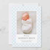 Elegant Classic Blue Gingham Baby Boy Birth Ankündigung (Vorderseite)