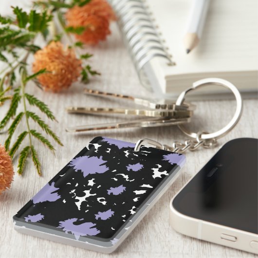 Elegant Contrast – Lilac & Black Abstract Keychain Schlüsselanhänger (Vorderseite rechts)