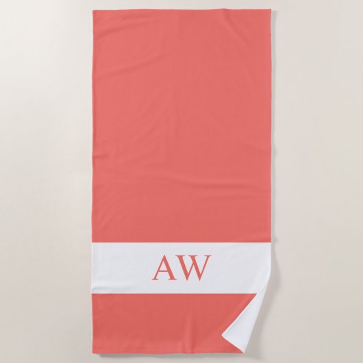 Elegant Coral White Mit Monogramm Strandtuch (Vorderseite)