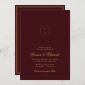 Elegant Crest Monogram Burgundy and Gold Wedding Einladung (Vorne/Hinten)