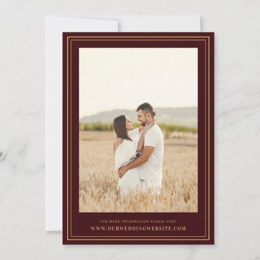 Elegant Crest Monogram Burgundy & Gold Wedding Einladung (Rückseite)