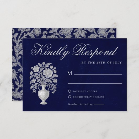 Elegant Crest Monogram Navy Heritage Wedding RSVP Karte (Vorne/Hinten)