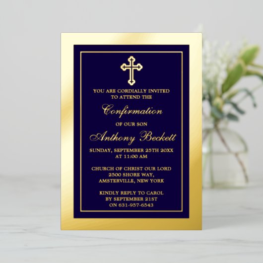 Elegant Cross Heilige Kommunion oder Bestätigung r Folieneinladung (Stehend vorne)