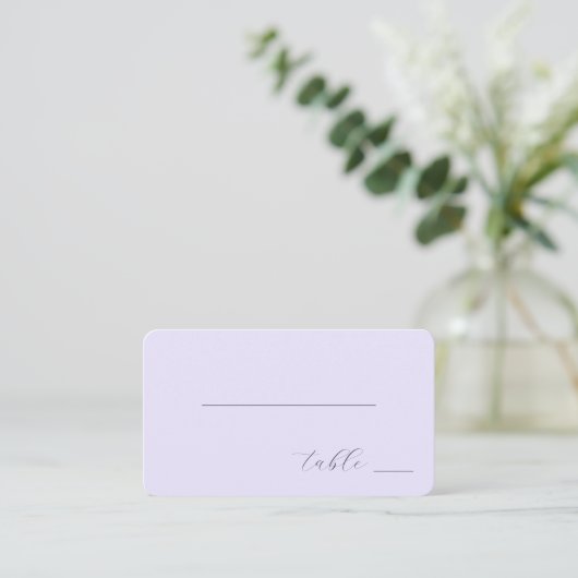 "Elegant Cursive Lavender Minimalist" Platzkarte (Stehend Vorderseite)