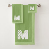 Elegant Custom Sage Green Monogram Badhandtuch Set (Insitu)