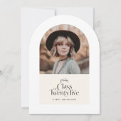 Elegant Customizable Abschluss Class of 2025 Einladung (Vorderseite)