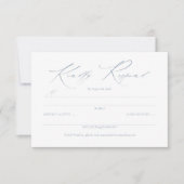 Elegant Dainty Script Dusty Blue Wedding RSVP Karte (Vorderseite)