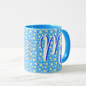 Elegant Daisies (Light Blue) Mit Monogramm Tasse (VorderseiteRechts)