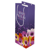 Elegant Daisies mit Lila Glitzer Hochzeit Geschenktüte Für Weinflaschen (Vorderseite Schrägansicht)