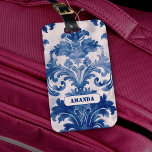 Elegant Damask Blue toile de jouy monogram Gepäckanhänger<br><div class="desc">Elegant Vintag Blue Toile de jouy Monogram Gepäcktag. Schönes nahtloses Toile de jouy Muster Blau auf weißem Hintergrund. Die Toilabdrücke sind ein Alltagswut, ein elegantes und verziertes Vintages Jouy mit exotischen Damast-Mustern, einem lustigen Stil, der derzeit für Wohngestaltung, Kleidung, Handy und IPad Hüllen, Einladungen und vieles mehr anzieht. Das Design...</div>