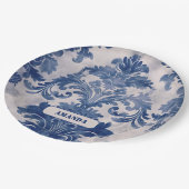 Elegant Damask Blue toile de jouy monogram Pappteller (Schrägansicht)