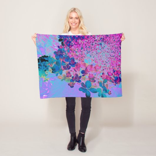 Elegant Dark Blue and Magenta Limelight Hydrangea Fleecedecke (Beispiel)
